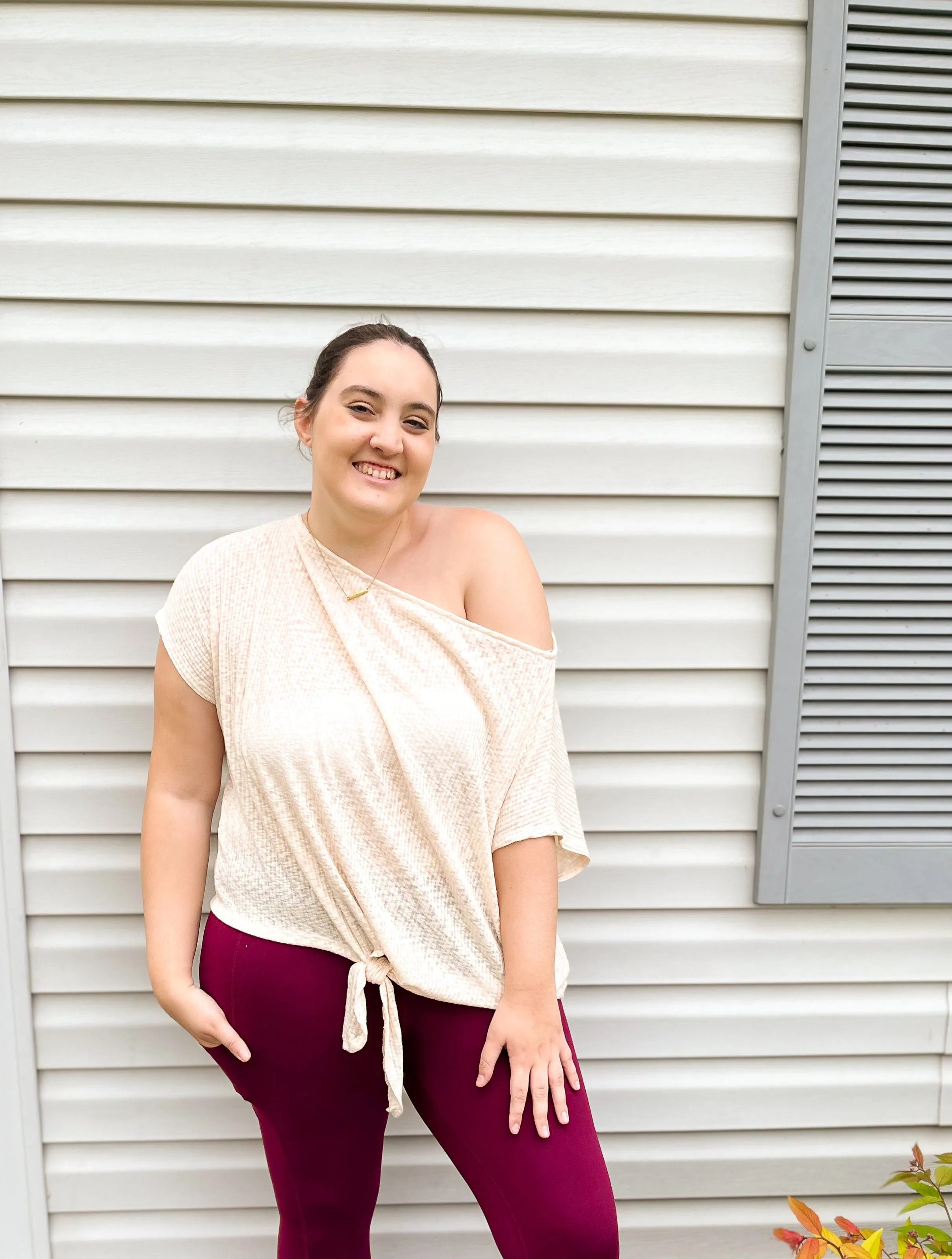 Buttery Soft Leggings With Pockets in Wine