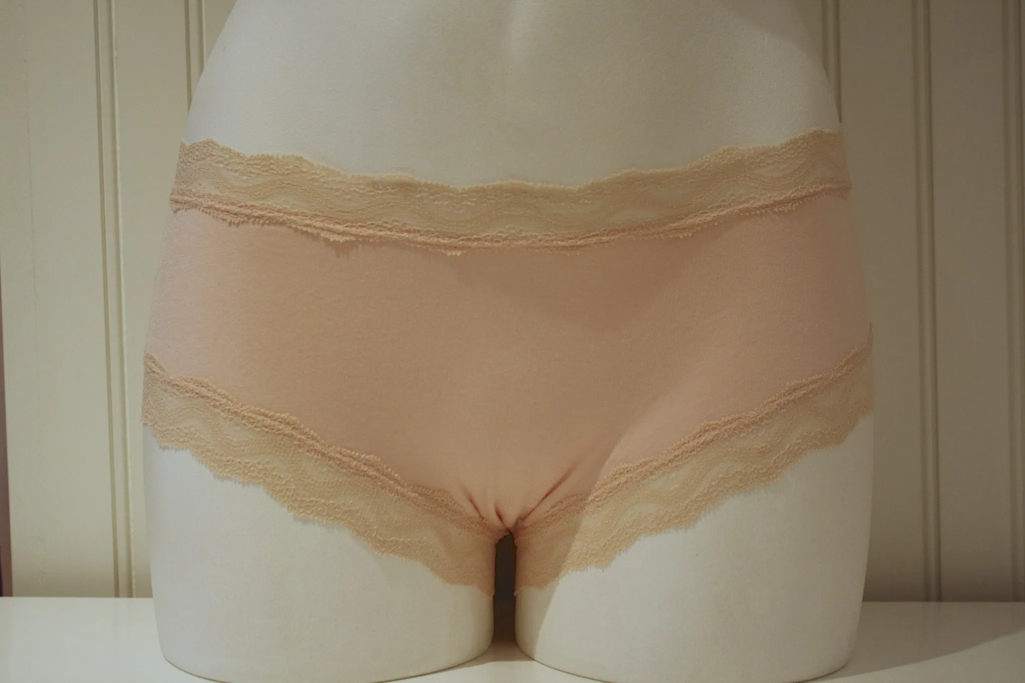 Mindy Girlshort | Pale