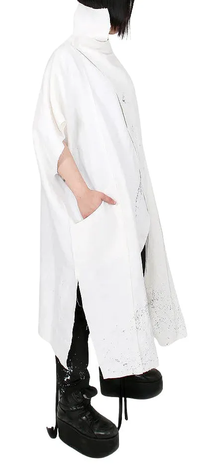 ZHANNAONA - "DRIP COAT" in White Linen